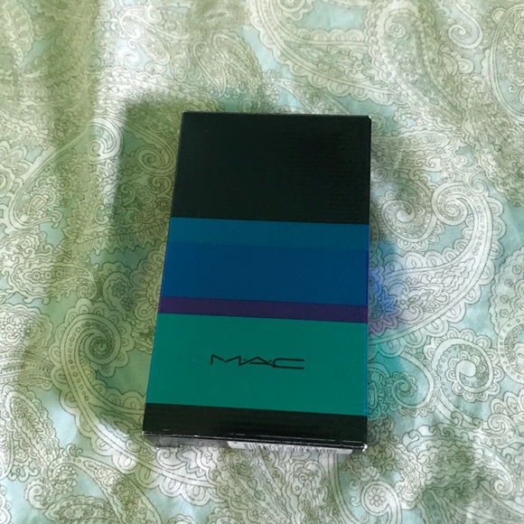 Limited Edition MAC Palette - Picture 3 of 3